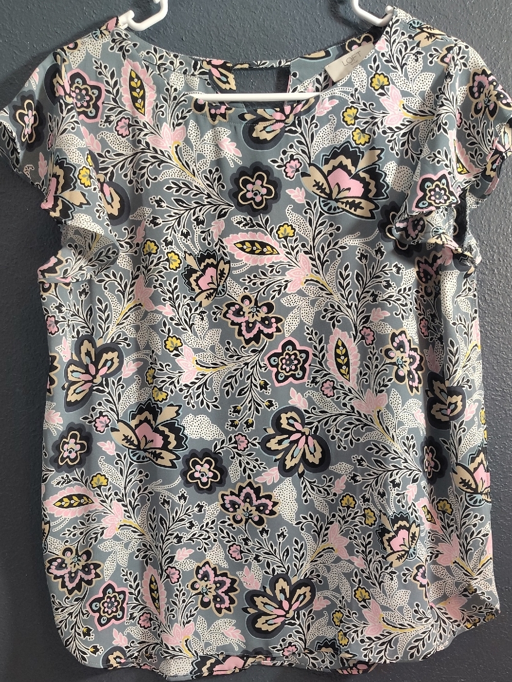 Loft Floral Chic Business Casual Light Weight Colorful Summer Flutter Sleeves